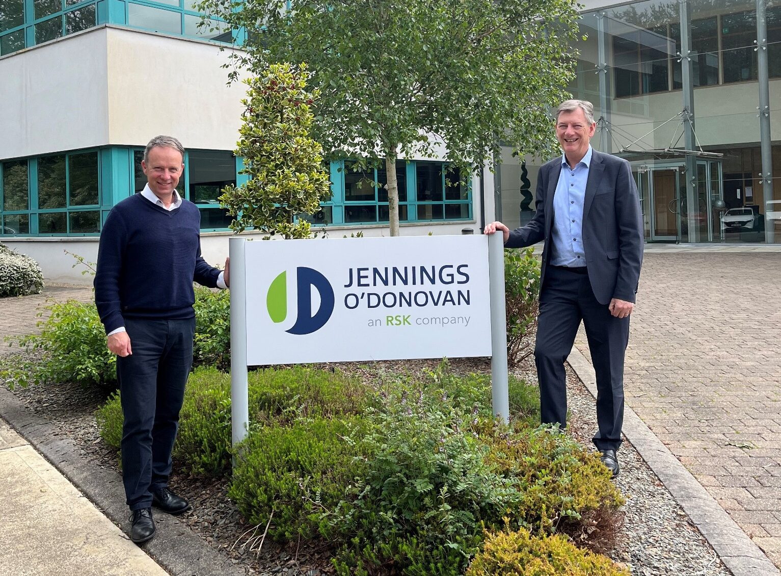 seamus-and-david-logo-launch-cropped-again