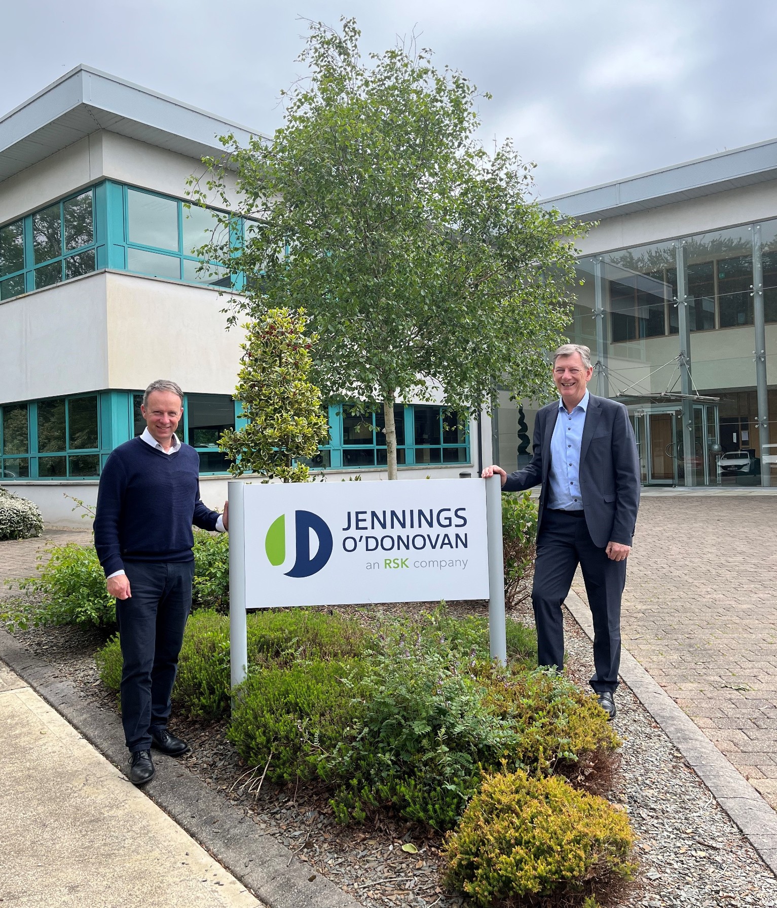 seamus-and-david-logo-launch-cropped-again